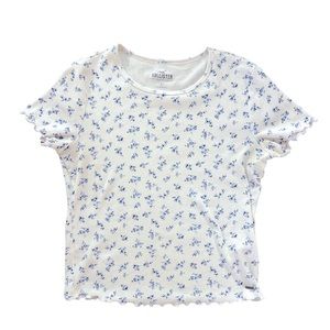 Hollister Baby Tee Lettuce Edge